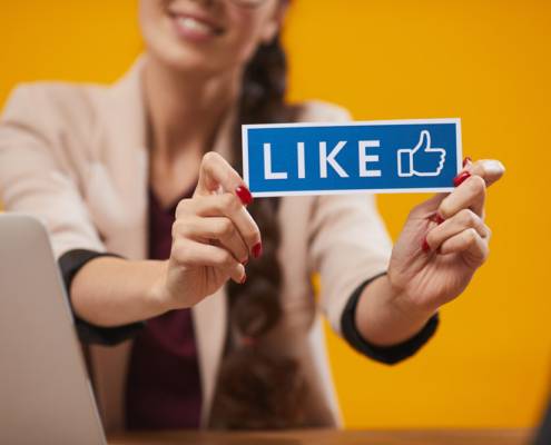 alkimedia gestione social network aziendali facebook instagram linkedin